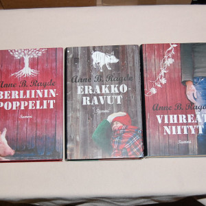 Anne B. Ragde Berliininpoppelit - Erakkoravut - Vihreät niityt